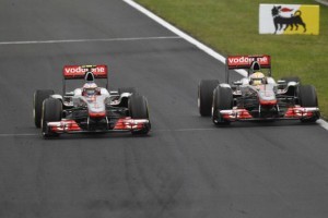 McLaren: Hamilton si Button sunt liberi sa se lupte in continuare