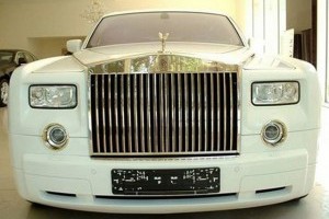 5 milioane de lire pentru un Rolls-Royce Phantom EWB