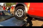 VIDEO: Un Ford distruge o Toyota