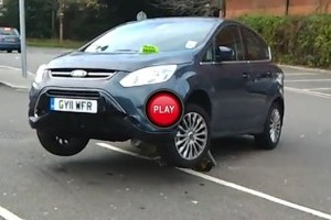 VIDEO: Cum se parcheaza o masina