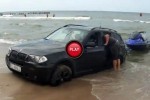 VIDEO: BMW X3 SUV a intrat la apa