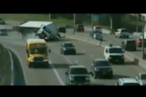 VIDEO: Accident pe autostrada
