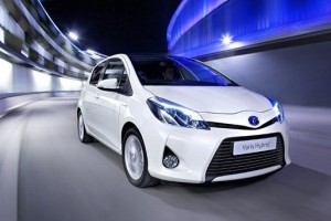 Toyota a inceput productia lui Yaris Hybrid