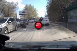 VIDEO: Cand te grabesti undeva, nici macar un accident nu te poate opri