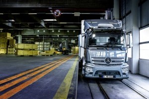 Premiera mondiala –  Lansarea primului camion special creat pentru transportul de marfuri grele pe distante scurte