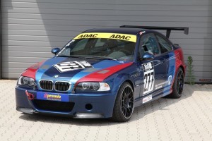 TUNING: Editia limitata BMW M3 CSL 2004 transformata intr-o masina de curse