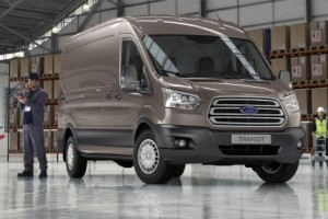 Ford lansează noile modele de vehicule comerciale globale Transit şi Transit Connect la evenimentul 