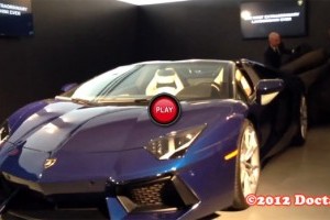 Material video cu Lamborghini Aventador LP700-4 Roadster