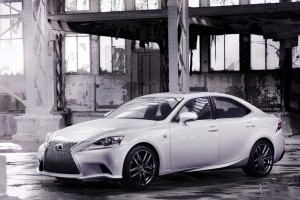 Primele imagini oficiale cu noul Lexus IS