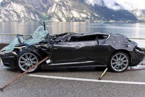 $350,000 pentru un Aston Martin DBS accidentat