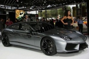 Lamborghini Estoque poate primi si propulsie diesel