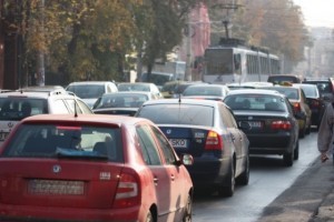 Instanta a respins contestatia privind legalitatea triplarii taxei auto