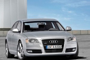 Audi va lansa un A8 cu motor cu 4 cilindri