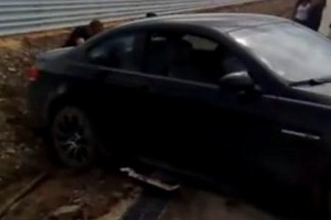 VIDEO: Cum sa nu tractezi un BMW M3
