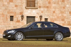 Recall rusinos: Mercedes S-Klasse are probleme la incuietorile usilor