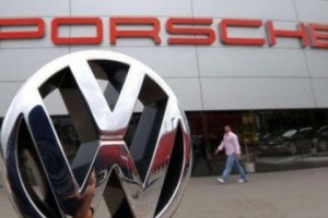 Porsche s-a imprumutat de 10 mld. euro pentru a cumpara actiuni VW