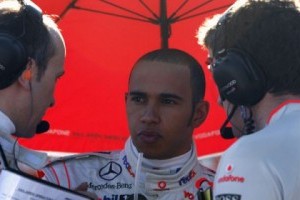 Hamilton, descalificat din Marele Premiu al Australiei