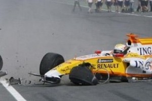 VIDEO: Renault F1, facut praf dupa 100 m de un pilot arab
