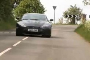 VIDEO: Autocar a testat Aston Martin V12 Vantage