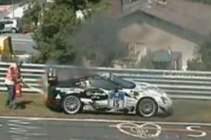 VIDEO: Lexus LF-A a luat foc in cursa de 24 h de la Nurburgring