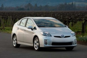 Toyota creste productia lui Prius