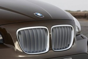 BMW publica primele teasere cu X1