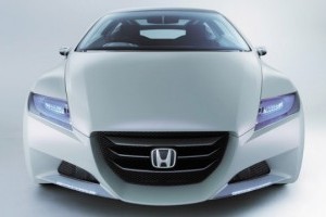 Piata hibridelor: o disputa Honda vs. Toyota