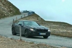 VIDEO: Mercedes SLK, spionat in actiune