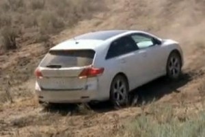 VIDEO: Subaru Outback urca dealul in off-road