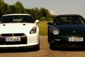 VIDEO: Porsche 911 Turbo vs Nissan GT-R