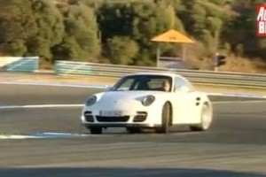 VIDEO: Porsche 911 Turbo, la lucru pe circuit