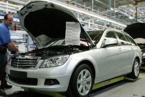 Daimler investeste 3 miliarde euro in uzinele germane