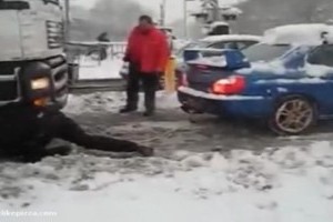 Video: Tir tractat de un Subaru WRX STI