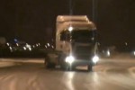 VIDEO: Si camioanele pot face drifturi