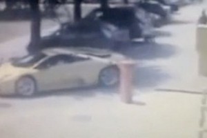 VIDEO: Cum sa parchezi pe gratis un Lamborghini Murcielago